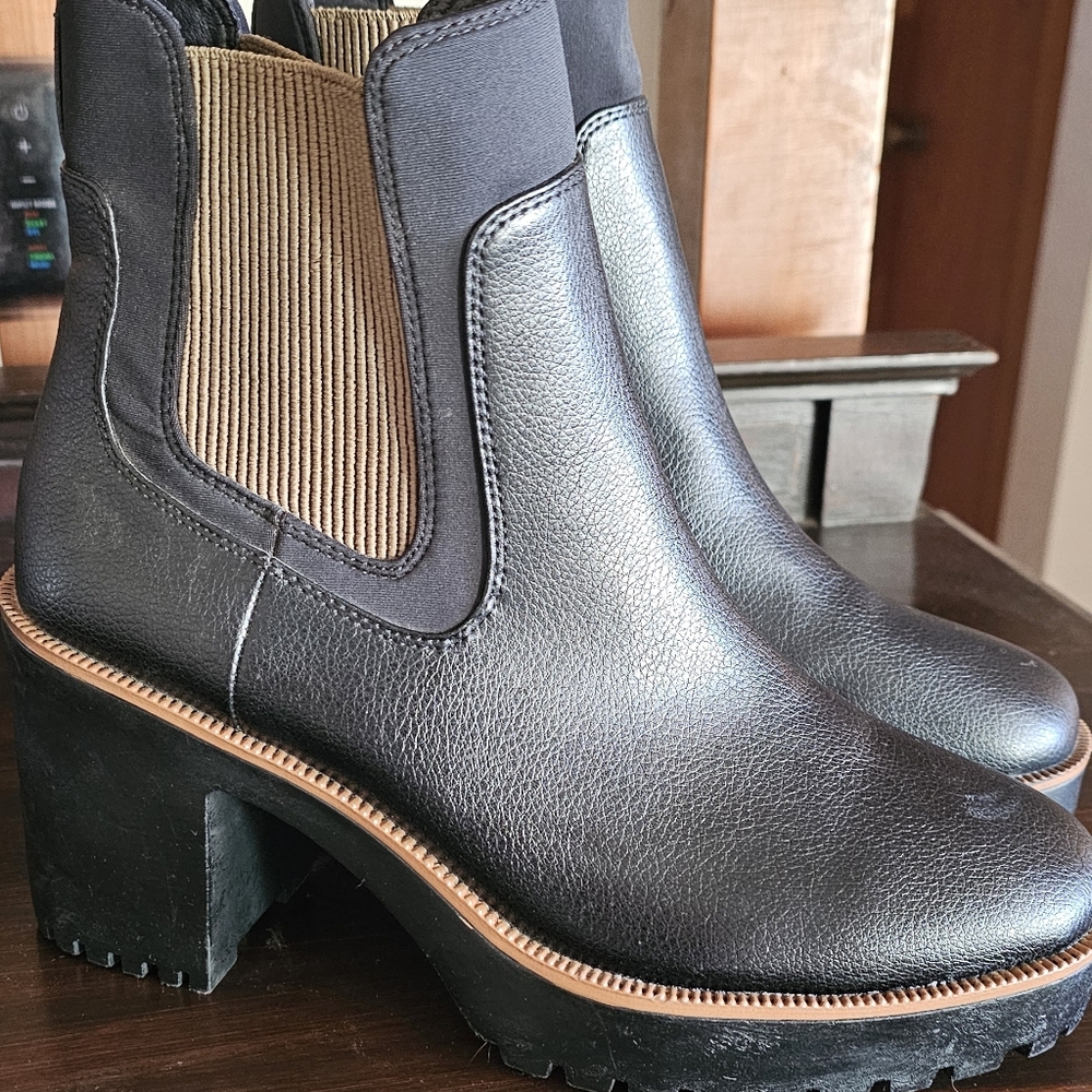 Leather Fashion Boots By CHINESE LAUNDRY